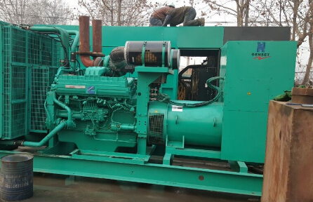 安宁发电机组如何判断水冷式机油散热器内部是否需要清洗？